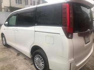 2014 Toyota Noah III (R80), белый, 1860000 рублей, вид 2