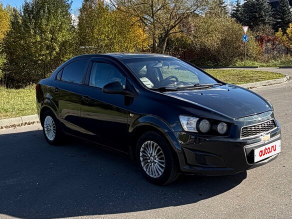 2012 Chevrolet Aveo II, чёрный, 420000 рублей