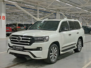 2016 Toyota Land Cruiser 200 Series Рестайлинг 2, белый, 5876000 рублей, вид 1