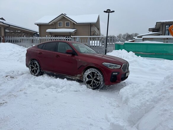 2020 BMW X6 30d III (G06), красный, 7500000 рублей - вид 2