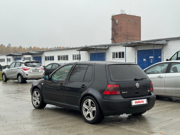 2001 Volkswagen Golf IV, чёрный, 215000 рублей