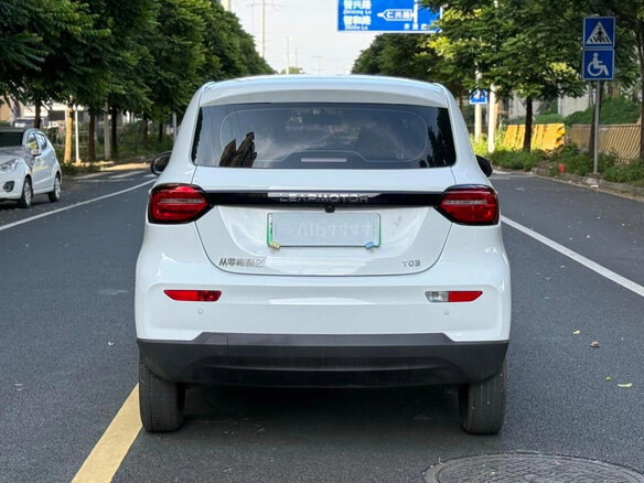 2025 Leapmotor T03 38 kWh, белый - вид 5