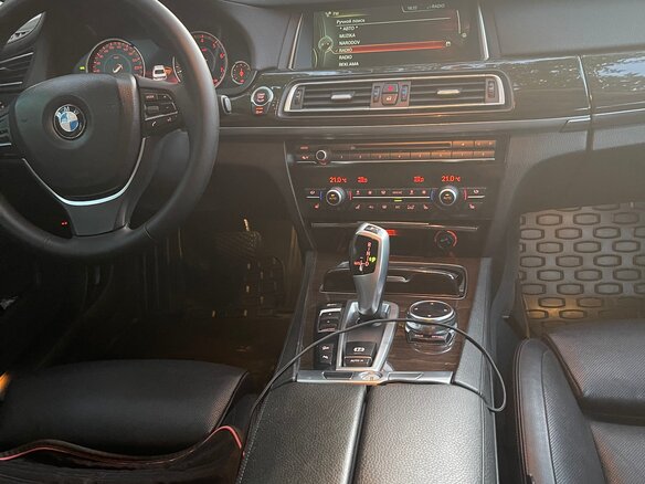 2010 BMW 7 серии Long 750Li xDrive V (F01/F02/F04), чёрный, 2100000 рублей - вид 4