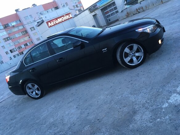 2009 BMW 5 серии 530xi V (E60/E61) Рестайлинг, чёрный, 2000000 рублей - вид 3