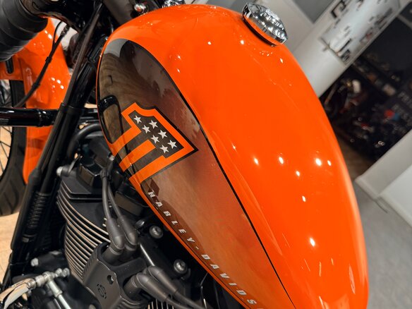 2021 Harley-Davidson Street Bob, оранжевый, 1699000 рублей - вид 28