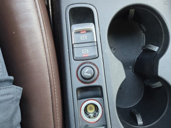 2012 Audi Q3 I (8U), оранжевый - вид 17