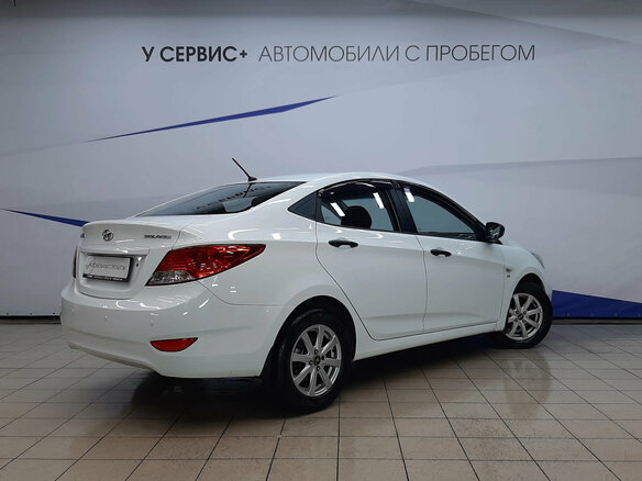 2012 Hyundai Solaris I, белый, 780000 рублей - вид 2