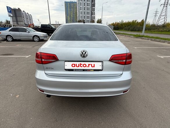 2015 Volkswagen Jetta VI Рестайлинг, серебристый, 1099000 рублей - вид 3