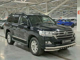 2017 Toyota Land Cruiser 200 Series Рестайлинг 2, чёрный, 5550000 рублей, вид 3