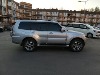 2011 Mitsubishi Pajero IV Рестайлинг 1, серебристый, 1890000 рублей, вид 4