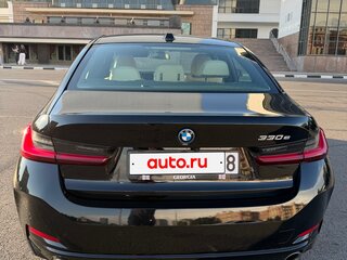 2022 BMW 3 серии 330e VII (G2x) Рестайлинг, чёрный, 3500000 рублей, вид 5