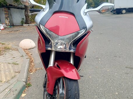 2010 Honda VFR 1200, пурпурный, 750000 рублей, вид 5