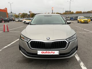 2021 Skoda Octavia IV (A8), бежевый, 2390000 рублей, вид 1