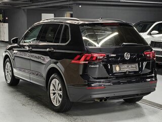 2020 Volkswagen Tiguan II, чёрный, 2330000 рублей, вид 4