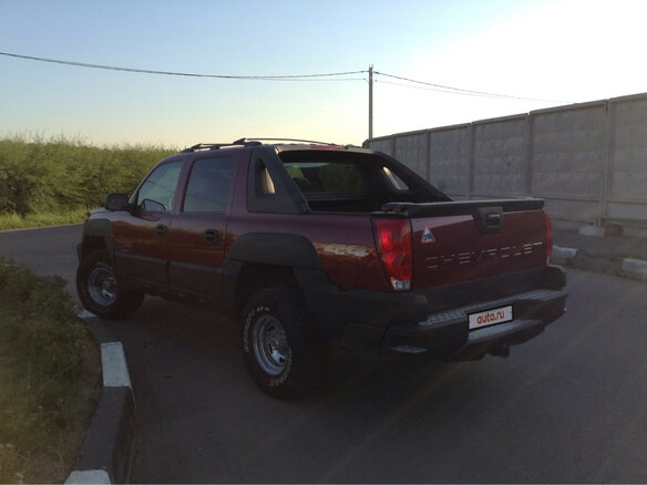 2005 Chevrolet Avalanche I, пурпурный - вид 5