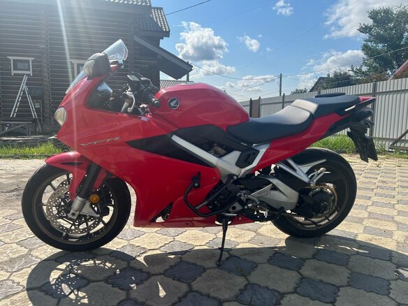 2016 Honda VFR 800, красный, 750000 рублей - вид 6