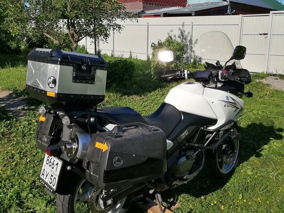 2010 Suzuki V-Strom DL 650, белый - вид 1