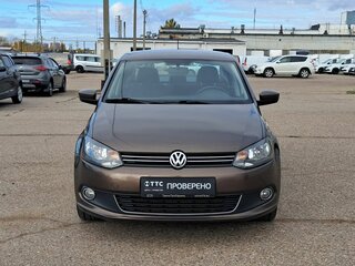 2015 Volkswagen Polo V Рестайлинг, коричневый, 910000 рублей, вид 2