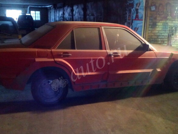 1986 Mercedes-Benz 190 (W201), красный - вид 3