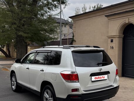 2011 Toyota Highlander II (XU40) Рестайлинг, белый, 2100000 рублей, вид 2
