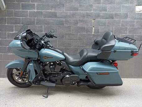 2024 Harley-Davidson Road Glide Limited, голубой, 2899000 рублей, вид 2
