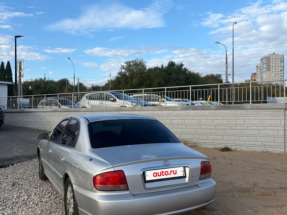 2004 Hyundai Sonata ТагАЗ IV (EF) Рестайлинг, серебристый, 450000 рублей - вид 7