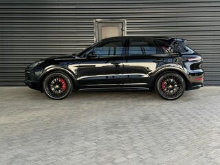 2021 Porsche Cayenne GTS III, чёрный, 11990000 рублей, вид 2