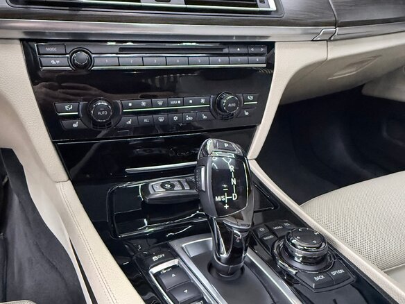 2011 BMW 7 серии Long 730Ld V (F01/F02/F04), чёрный, 1800000 рублей - вид 16