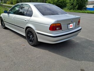 2003 BMW 5 серии 525i IV (E39) Рестайлинг, серебристый, 940000 рублей, вид 5