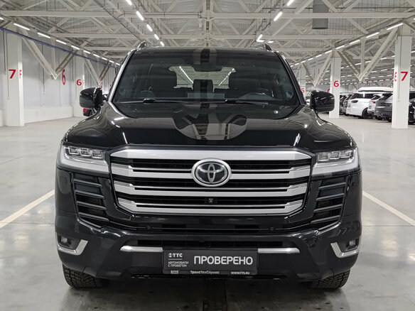 2021 Toyota Land Cruiser 300 Series, чёрный, 7280000 рублей - вид 1