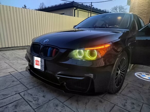 2005 BMW 5 серии 523i V (E60/E61), чёрный, 1480000 рублей - вид 3