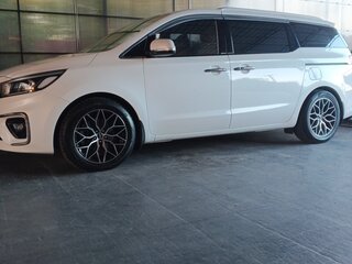 2018 Kia Carnival III, белый, 3500000 рублей, вид 5
