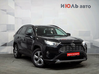 2021 Toyota RAV4 V (XA50), чёрный, 3650000 рублей, вид 3