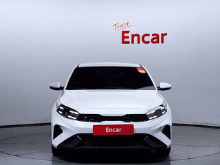 2022 Kia K3 II Рестайлинг, белый, 1770000 рублей, вид 2