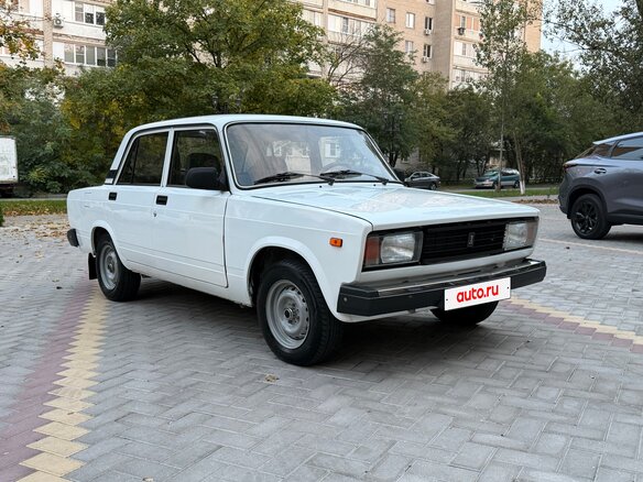 2010 Lada (ВАЗ) 2105, белый, 200000 рублей - вид 2