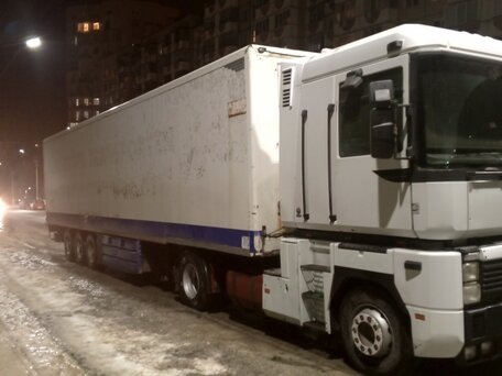 1999 Renault Magnum, белый, 2460000 рублей, вид 2