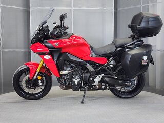 2021 Yamaha MT-09 Tracer (FJ-09), красный, 1227000 рублей, вид 5