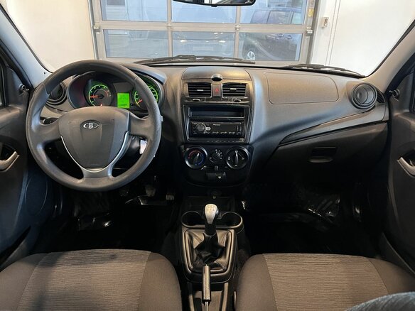 2017 Lada (ВАЗ) Kalina II, серебристый, 450000 рублей - вид 8
