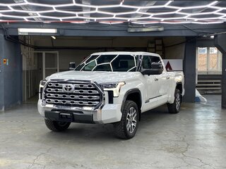 2022 Toyota Tundra CrewMax III, белый, 9100000 рублей, вид 4