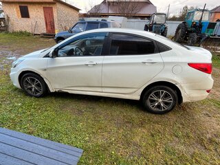 2012 Hyundai Solaris I, белый, 680000 рублей, вид 4