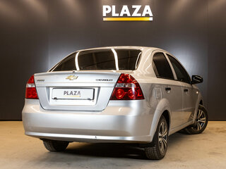 2011 Chevrolet Aveo I Рестайлинг, серебристый, 330000 рублей, вид 3
