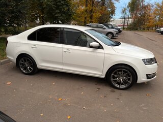 2019 Skoda Rapid I Рестайлинг, белый, 1450000 рублей, вид 4