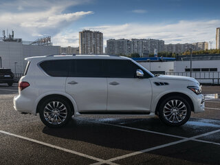 2017 Infiniti QX80 I Рестайлинг, белый, 2989305 рублей, вид 4