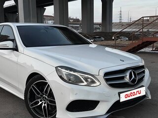 2013 Mercedes-Benz E-Класс 200 IV (W212, S212, C207) Рестайлинг, белый, 2400000 рублей, вид 4