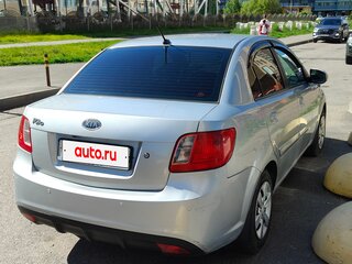 2010 Kia Rio II Рестайлинг, серебристый, 500000 рублей, вид 4