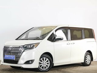2017 Toyota Esquire I Рестайлинг, белый, 2399000 рублей, вид 3