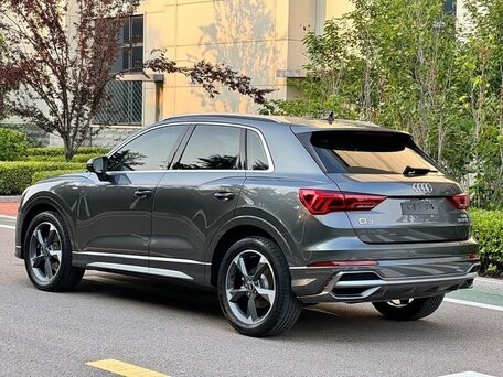 2023 Audi Q3 35 TFSI II (F3), серый, 2640000 рублей, вид 4