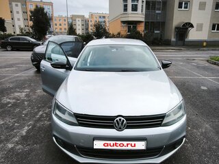 2013 Volkswagen Jetta VI, серебристый, 800000 рублей, вид 2