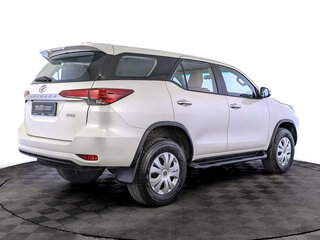 2022 Toyota Fortuner II Рестайлинг, белый, 4750000 рублей, вид 5