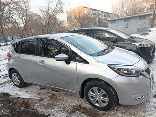 2017 Nissan Note e-Power II Рестайлинг, серый, 1130000 рублей, вид 2